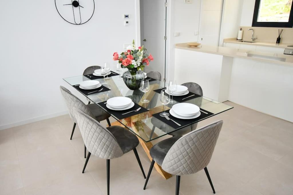 Casa Kerr - Luxury Apt - Sleeps 9 - Los Boliches Apartment Malaga Exterior photo